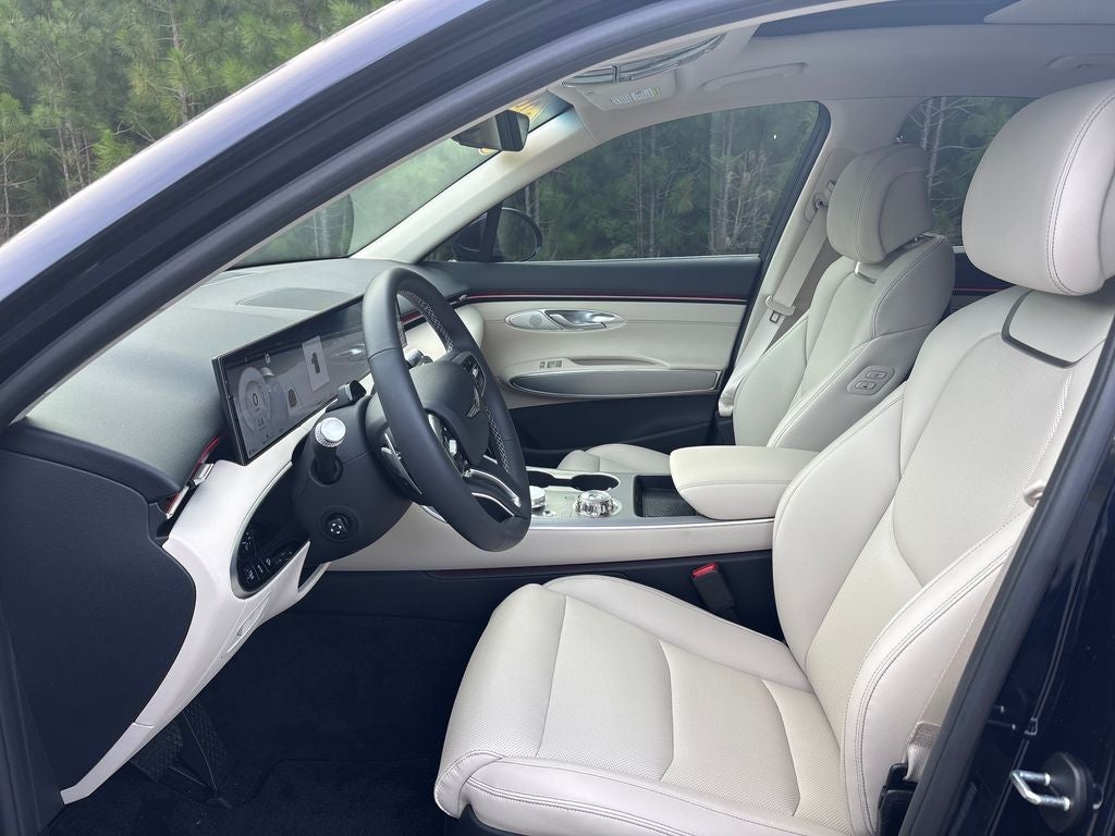 2026 Genesis GV70 2.5T Select
